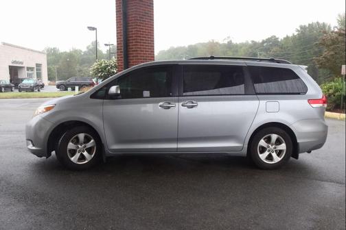 2013 Toyota Sienna LE