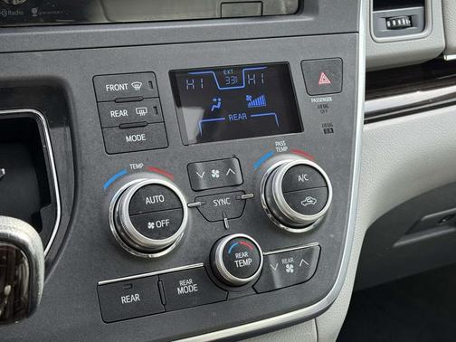 2015 Toyota Sienna XLE