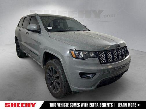 Sting-Gray Clearcoat 2019 Jeep Grand Cherokee Altitude