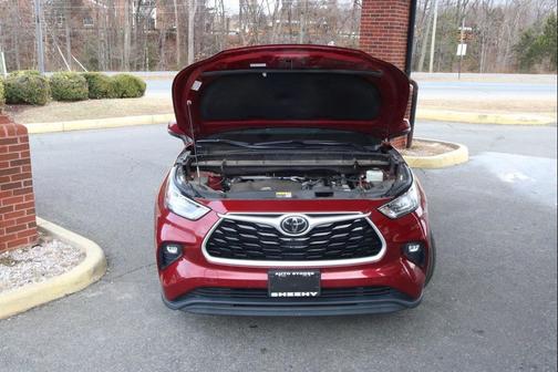 2020 Toyota Highlander LE