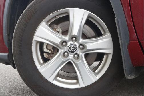 2020 Toyota Highlander LE