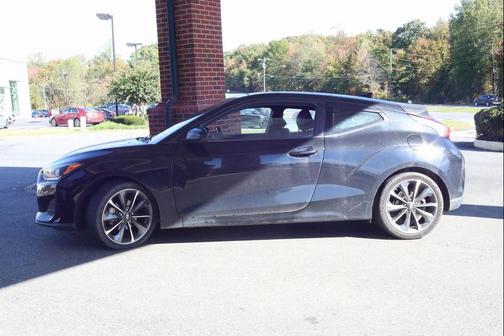 2019 Hyundai Veloster 2
