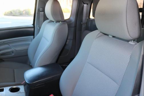 2014 Toyota Tacoma Base