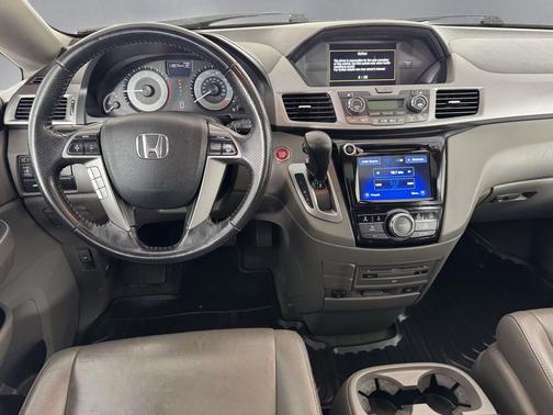 White Diamond Pearl 2015 Honda Odyssey EX-L