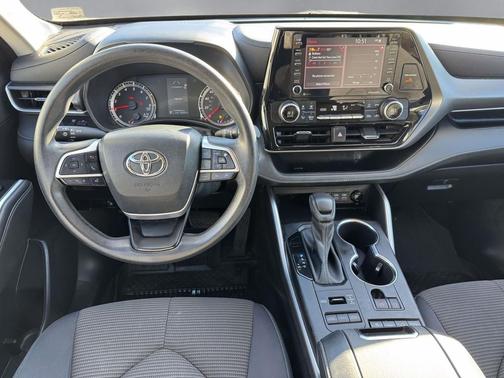 2022 Toyota Highlander L