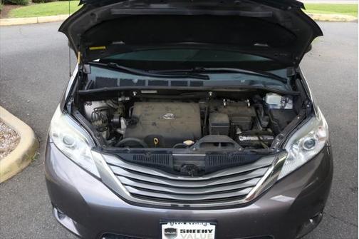 2013 Toyota Sienna XLE