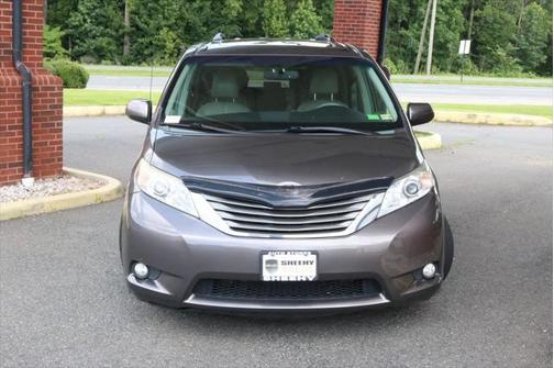 2013 Toyota Sienna XLE