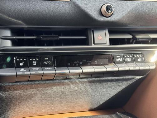 2025 Toyota Crown Signia Limited