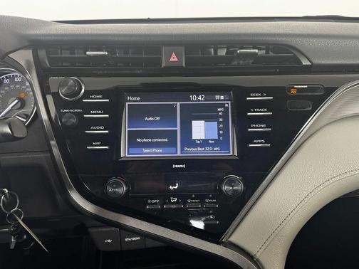 Super White 2020 Toyota Camry SE