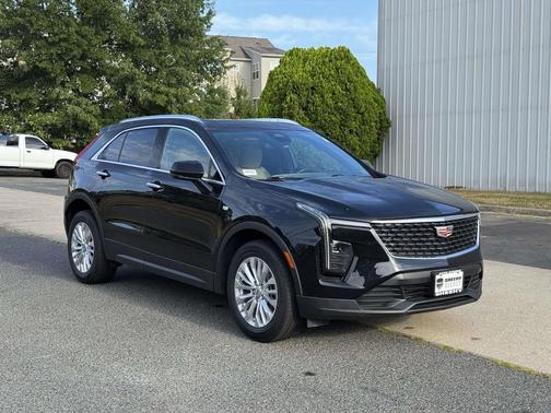 2024 Cadillac XT4 Luxury