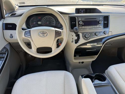 2012 Toyota Sienna LE