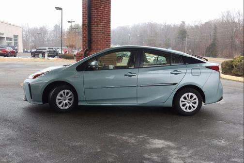 2019 Toyota Prius LE