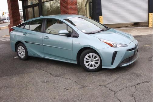 2019 Toyota Prius LE