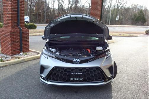 2025 Toyota Sienna XSE 7 Passenger