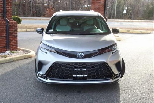 2025 Toyota Sienna XSE 7 Passenger