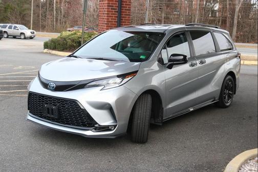 2025 Toyota Sienna XSE 7 Passenger