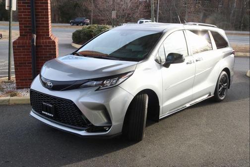 2025 Toyota Sienna XSE 7 Passenger