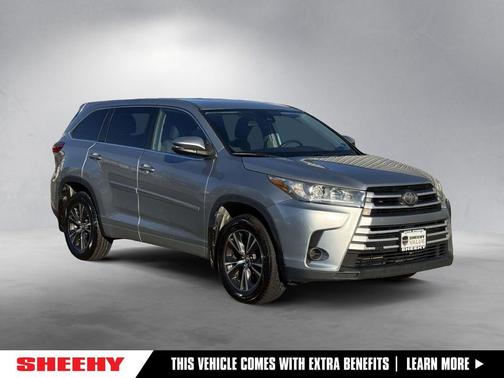 Celestial Silver Metallic 2018 Toyota Highlander LE