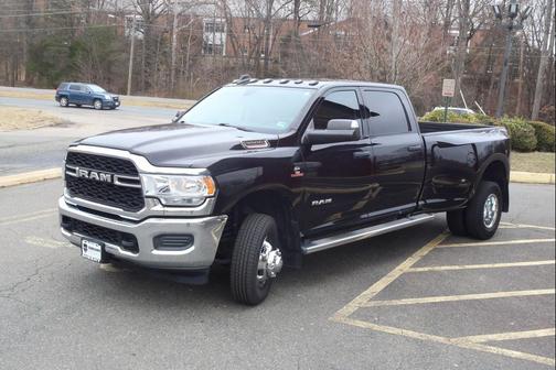 2019 RAM 3500 Tradesman Crew Cab 4x4 8' Box