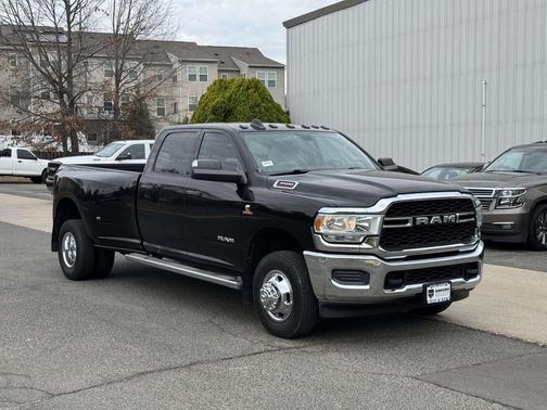 2019 RAM 3500 Tradesman Crew Cab 4x4 8' Box