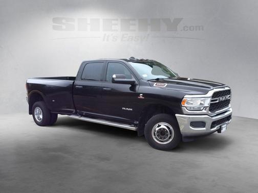 2019 RAM 3500 Tradesman Crew Cab 4x4 8' Box