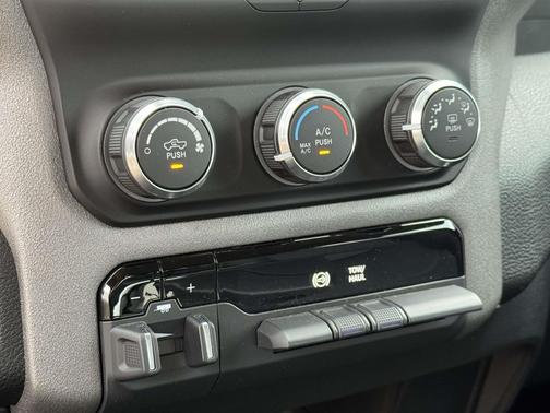 2019 RAM 3500 Tradesman Crew Cab 4x4 8' Box