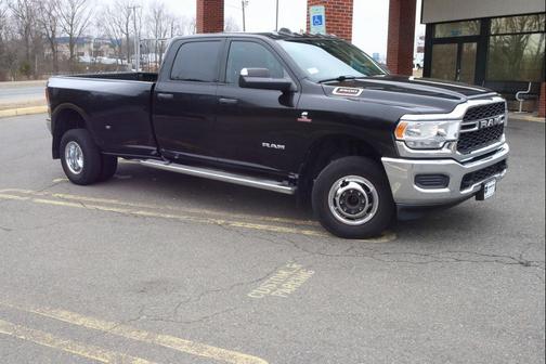 2019 RAM 3500 Tradesman Crew Cab 4x4 8' Box
