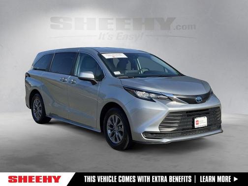 2023 Toyota Sienna LE