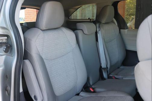 2023 Toyota Sienna LE
