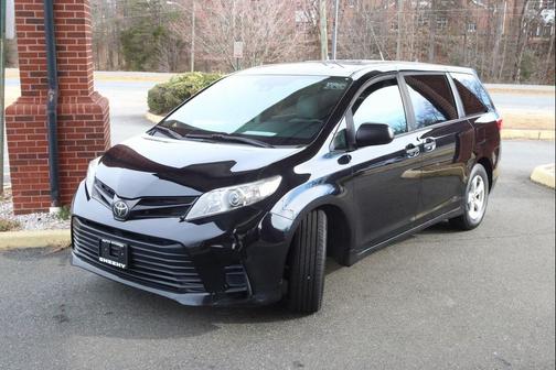 2020 Toyota Sienna SE