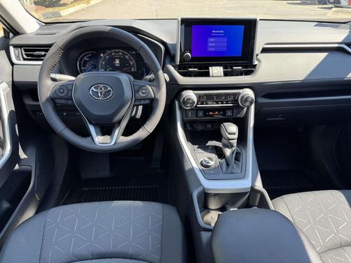 2025 Toyota RAV4 Hybrid XLE
