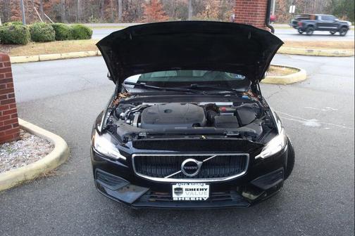 2019 Volvo S60 T6 Momentum