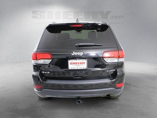 Diamond Black Crystal Pearlcoat 2020 Jeep Grand Cherokee Laredo