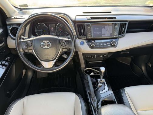 2016 Toyota RAV4 Hybrid SE
