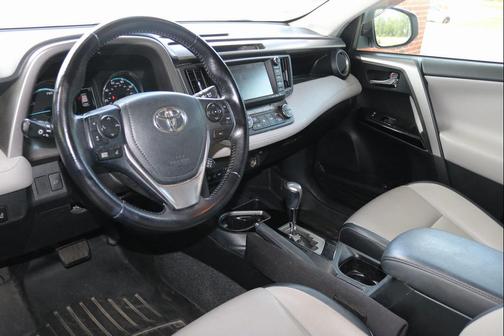 2016 Toyota RAV4 Hybrid SE