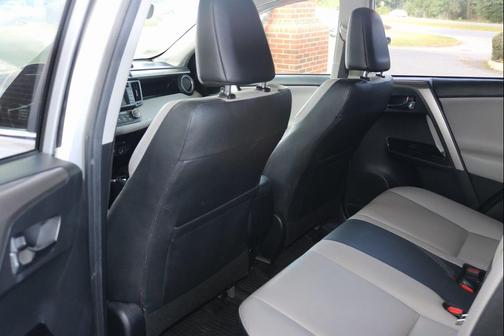 2016 Toyota RAV4 Hybrid SE