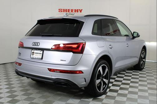 Florett Silver Metallic 2022 Audi Q5 45 S line Premium Plus