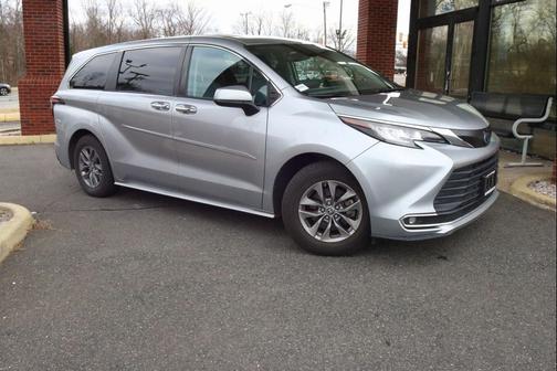 2023 Toyota Sienna XLE