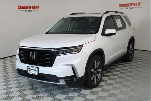 Platinum White Pearl 2023 Honda Pilot Touring 8-Passenger
