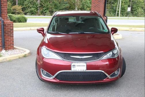 2020 Chrysler Pacifica Touring