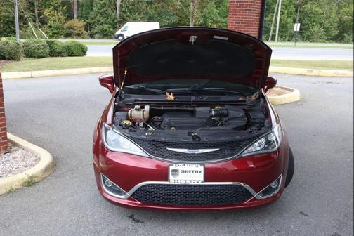 2020 Chrysler Pacifica Touring