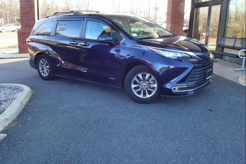 2021 Toyota Sienna XLE 7 Passenger