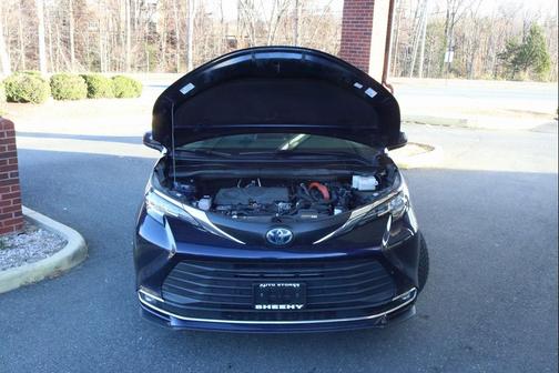 2021 Toyota Sienna XLE 7 Passenger