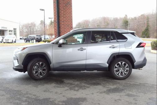 2022 Toyota RAV4 Hybrid XLE Premium