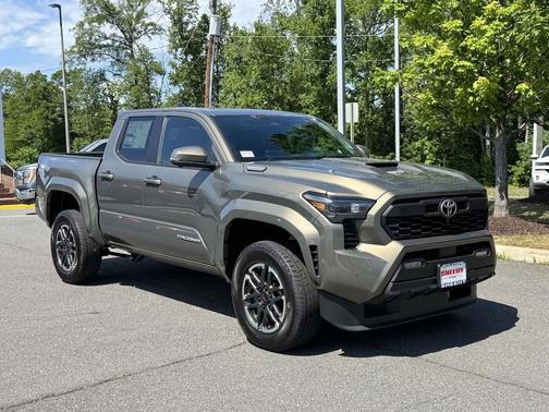 Bronze 2026 Toyota Tacoma Hybrid TRD Sport