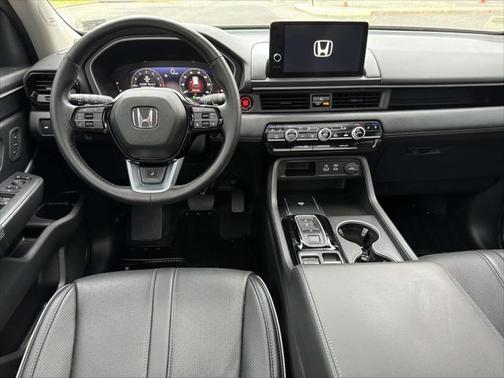 2023 Honda Pilot AWD Elite
