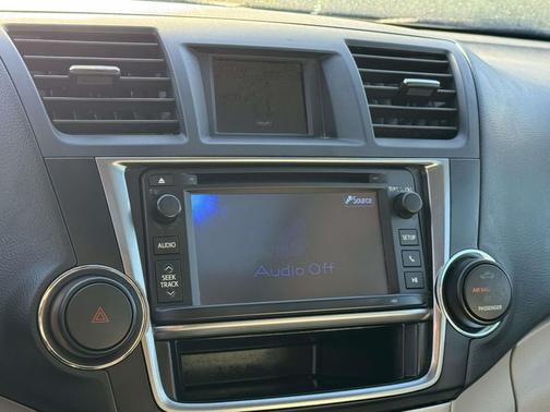 2013 Toyota Highlander SE