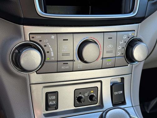 2013 Toyota Highlander SE