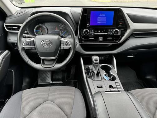 2023 Toyota Highlander Hybrid LE