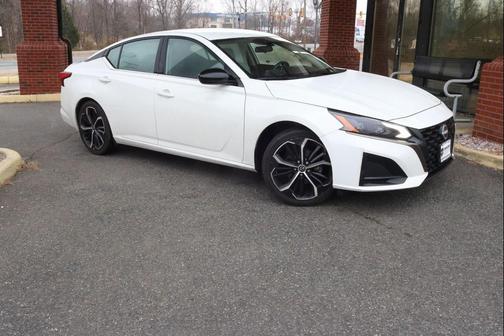 2023 Nissan Altima SR FWD